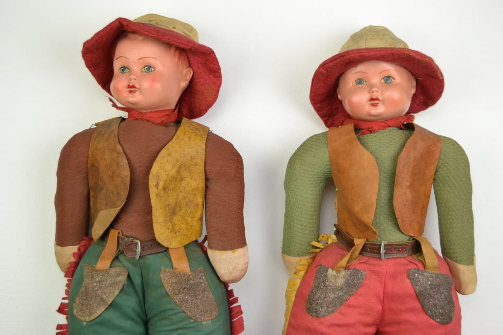 Pair of straw stuffed Cowboy Dolls, 1930s | Retro Station