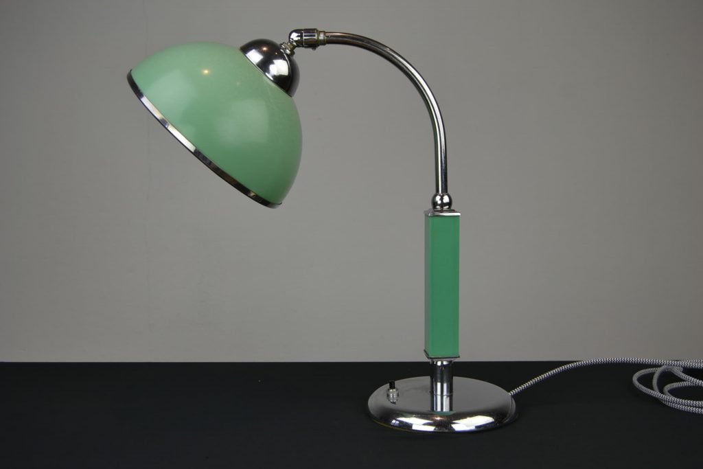 bauhaus-stijl-groen-bakeliet-bureaulamp-art-deco-retro-station