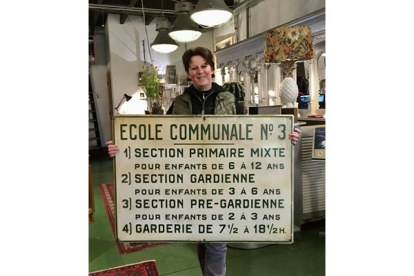 Vintage Emaillebord School