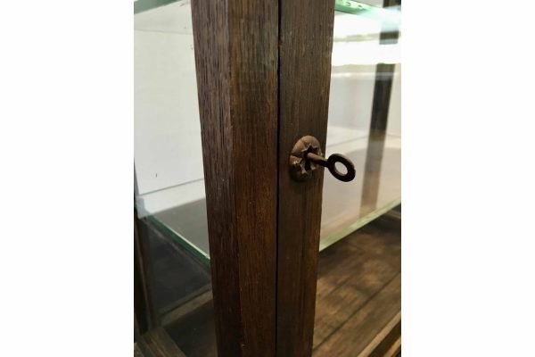 Kleine Toonbank Vitrine uit Hout en Glas - Afbeelding 8